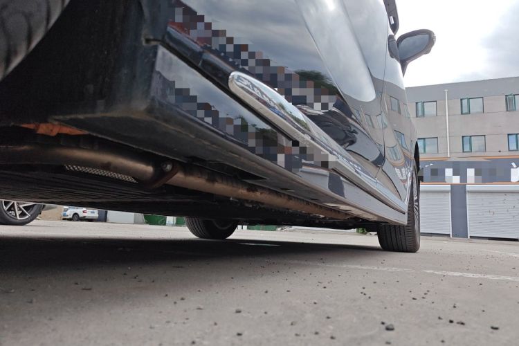 Used VOYAH Dream 2025 PHEV Four-Wheel Drive Prestige Kunpeng Edition Chassis Rear Right