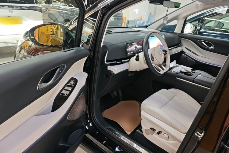 Used VOYAH Dream 2025 PHEV Four-Wheel Drive Prestige Qiankun Edition Driver Seat