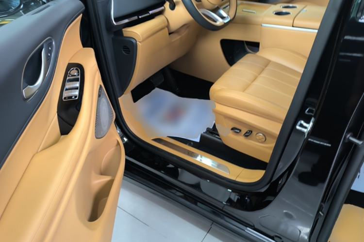 Used VOYAH Dream 2025 PHEV Four-Wheel-Drive Flagship Kunpeng Edition Driver Seat