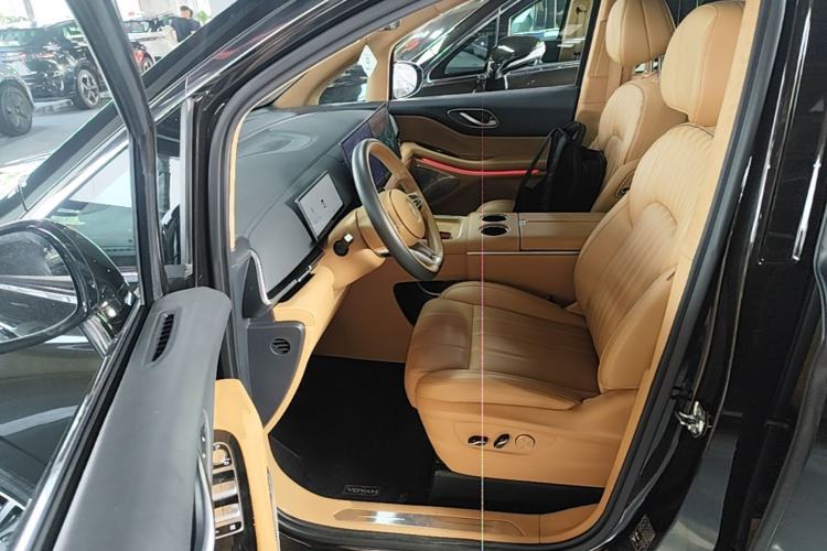 Used VOYAH Dream 2025 PHEV Four-Wheel-Drive Flagship Kunpeng Edition Driver Seat