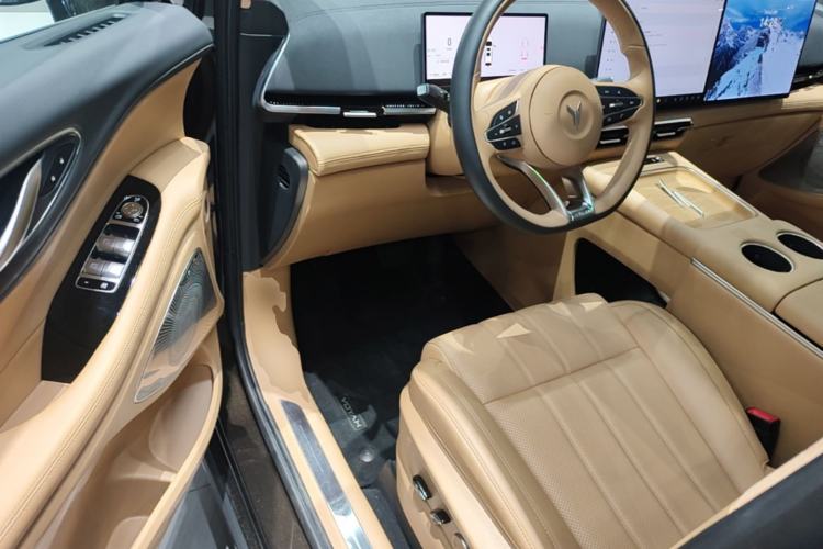 Used VOYAH Dream 2025 PHEV Four-Wheel-Drive Flagship Kunpeng Edition Driver Seat