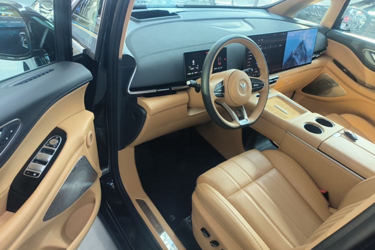 Used VOYAH Dream 2025 PHEV Four-Wheel-Drive Flagship Kunpeng Edition Driver Seat