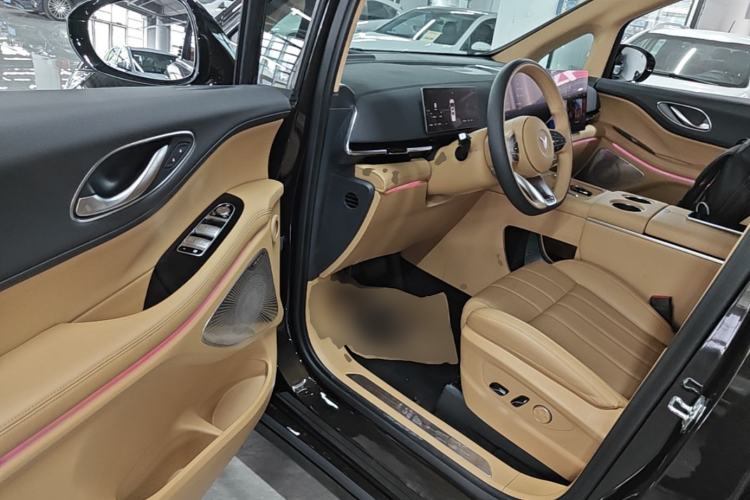 Used VOYAH Dream 2025 PHEV Four-Wheel-Drive Flagship Kunpeng Edition Driver Seat