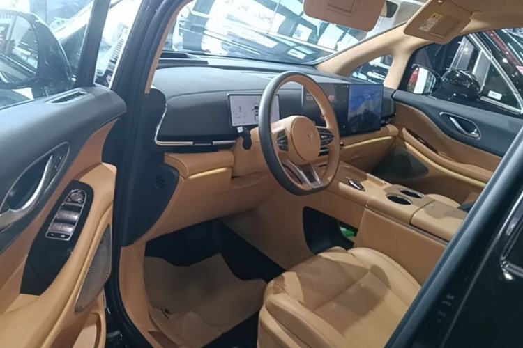 Used VOYAH Dream 2025 PHEV Four-Wheel-Drive Flagship Kunpeng Edition Driver Seat