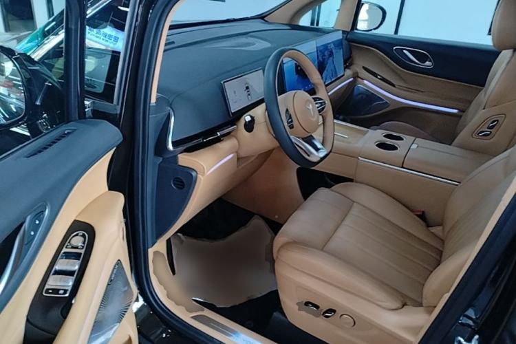 Used VOYAH Dream 2025 PHEV Four-Wheel-Drive Flagship Kunpeng Edition Driver Seat