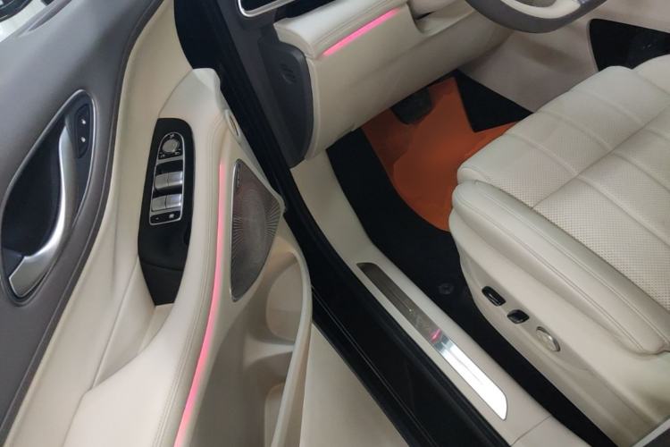 Used VOYAH Dream 2025 PHEV Four-Wheel-Drive Flagship Kunpeng Edition Driver Seat