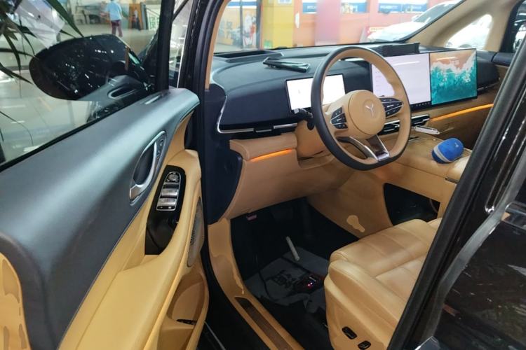 Used VOYAH Dream 2025 PHEV Four-Wheel-Drive Flagship Kunpeng Edition Driver Seat