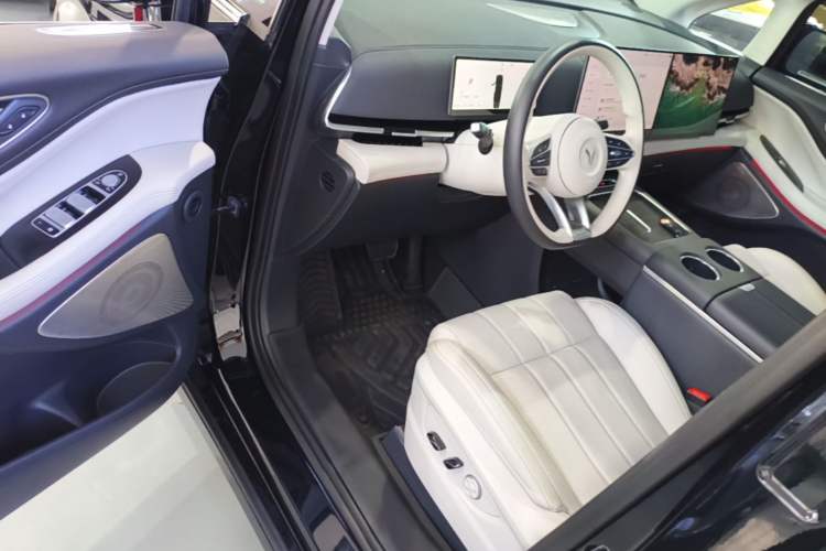 Used VOYAH Dream 2025 PHEV Four-Wheel Drive Prestige Kunpeng Edition Driver Seat