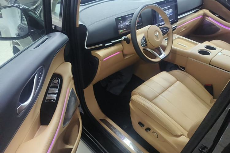 Used VOYAH Dream 2025 PHEV Four-Wheel Drive Prestige Qiankun Edition Driver Seat