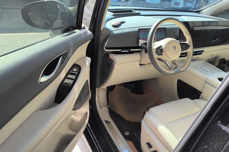 Used VOYAH Dream 2025 PHEV Four-Wheel Drive Prestige Kunpeng Edition Driver Seat