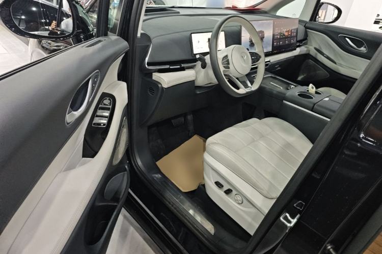 Used VOYAH Dream 2025 PHEV Four-Wheel Drive Prestige Kunpeng Edition Driver Seat