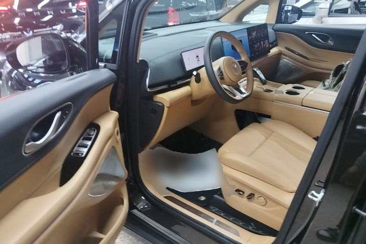 Used VOYAH Dream 2025 PHEV Four-Wheel-Drive Flagship Kunpeng Edition Driver Seat