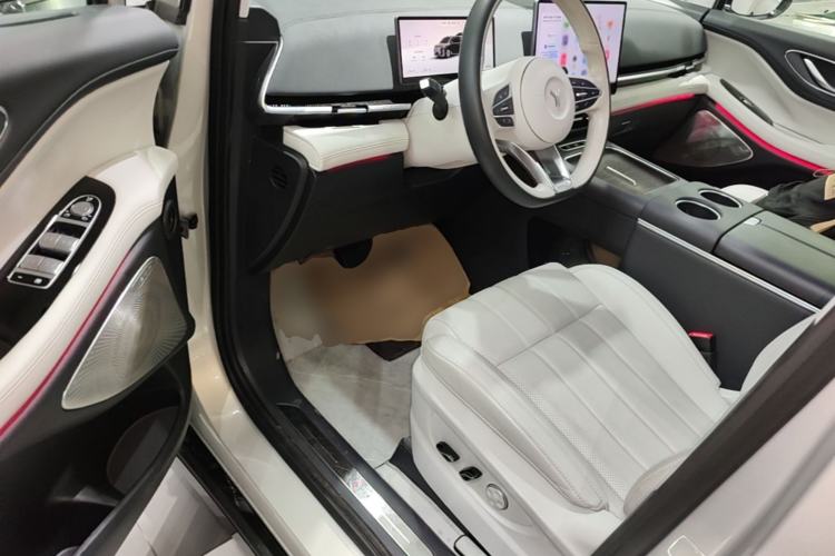 Used VOYAH Dream 2025 PHEV Four-Wheel-Drive Flagship Version – Qiankun Edition Driver Seat