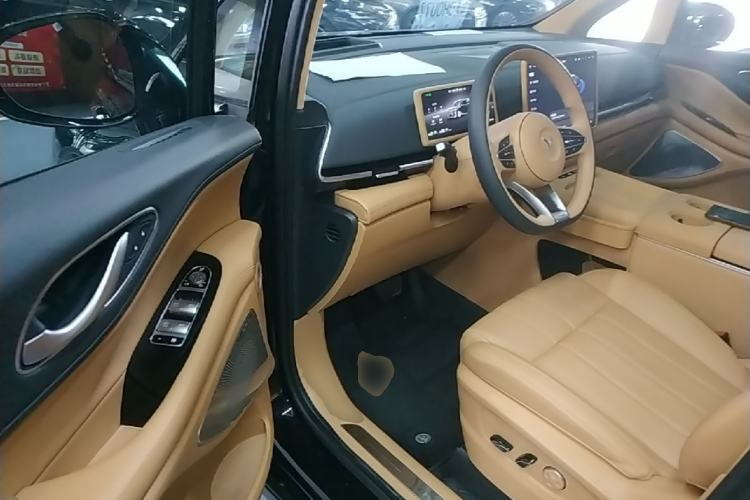Used VOYAH Dream 2025 PHEV Four-Wheel-Drive Flagship Version – Qiankun Edition Driver Seat