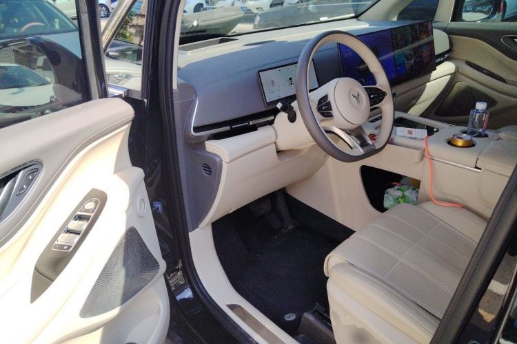 Used VOYAH Dream 2025 PHEV Four-Wheel Drive Prestige Kunpeng Edition Driver Seat