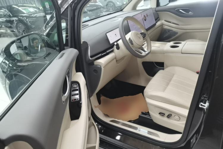 Used VOYAH Dream 2025 PHEV Four-Wheel-Drive Flagship Kunpeng Edition Driver Seat