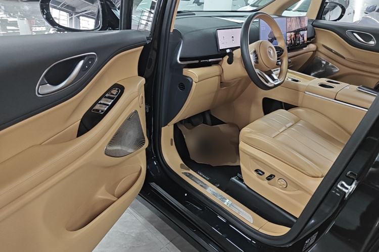 Used VOYAH Dream 2025 PHEV Four-Wheel-Drive Flagship Kunpeng Edition Driver Seat