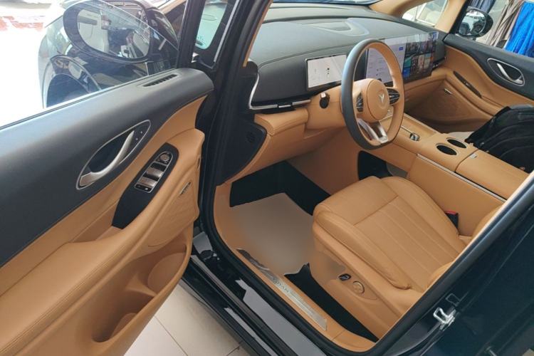 Used VOYAH Dream 2025 PHEV Four-Wheel Drive Excellence Kunpeng Edition Driver Seat