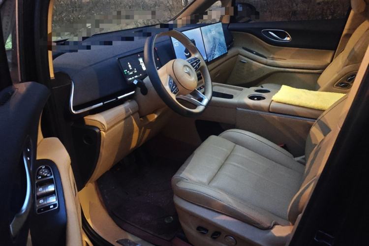 Used VOYAH Dream 2025 PHEV Four-Wheel Drive Excellence Kunpeng Edition Driver Seat