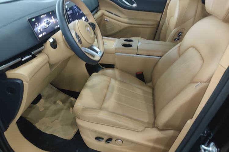 Used VOYAH Dream 2025 PHEV Four-Wheel Drive Excellence Qiankun Edition Driver Seat
