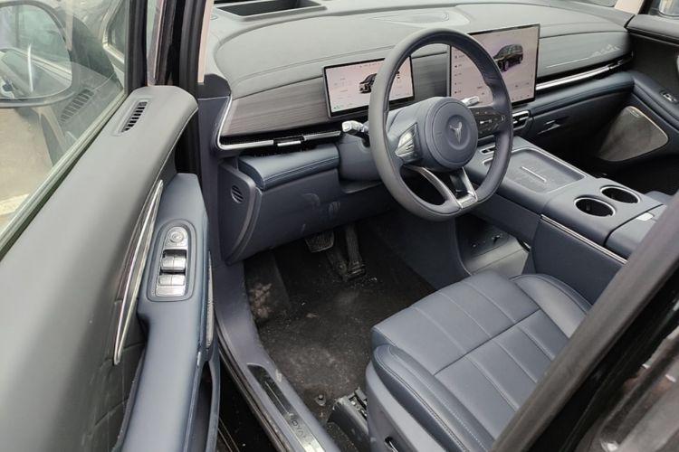 Used VOYAH Dream 2025 PHEV Four-Wheel-Drive Flagship Version – Qiankun Edition Driver Seat