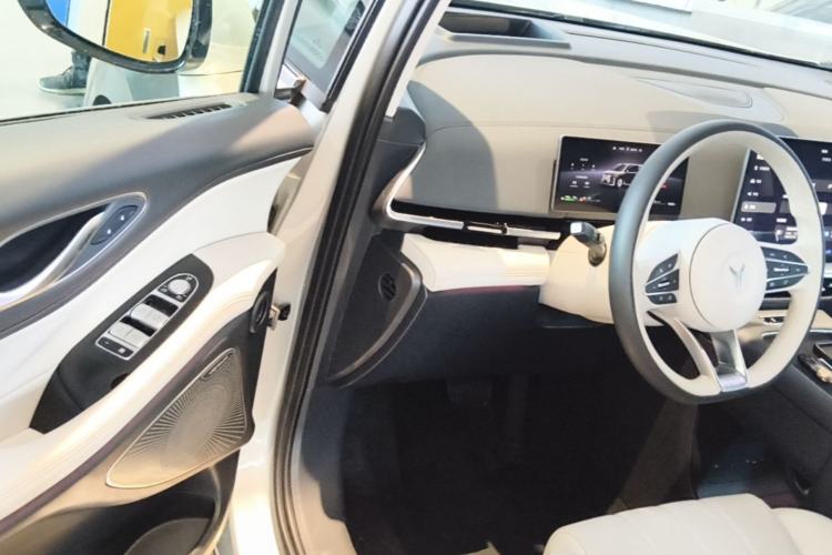 Used VOYAH Dream 2025 PHEV Four-Wheel-Drive Flagship Version – Qiankun Edition Driver Seat