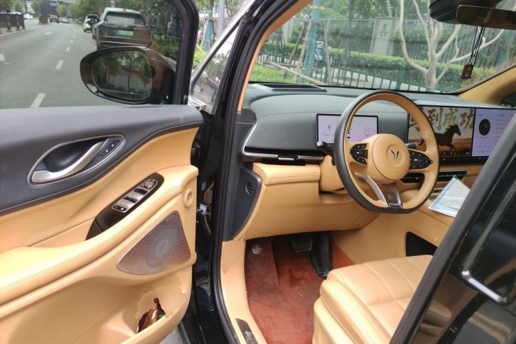Used VOYAH Dream 2025 PHEV Four-Wheel Drive Excellence Qiankun Edition Driver Seat