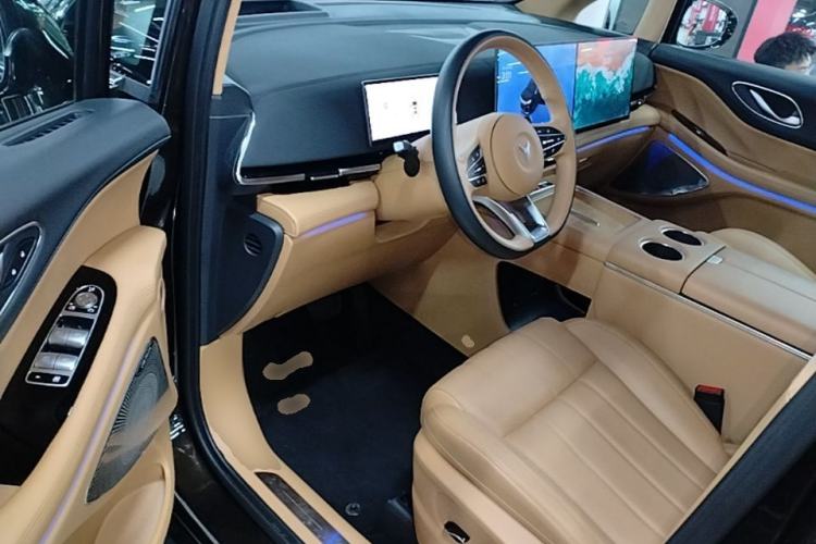 Used VOYAH Dream 2025 PHEV Four-Wheel-Drive Flagship Kunpeng Edition Driver Seat