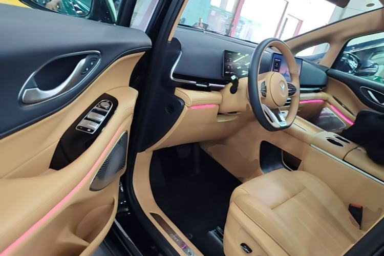 Used VOYAH Dream 2025 PHEV Four-Wheel Drive Prestige Qiankun Edition Driver Seat