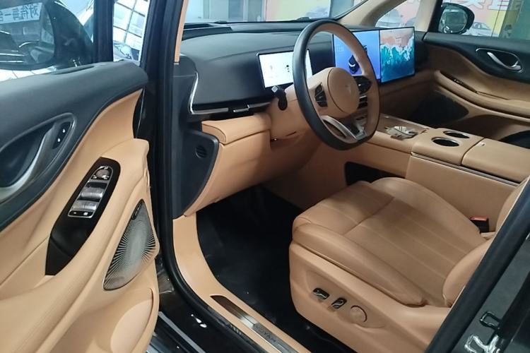 Used VOYAH Dream 2025 PHEV Four-Wheel-Drive Flagship Kunpeng Edition Driver Seat