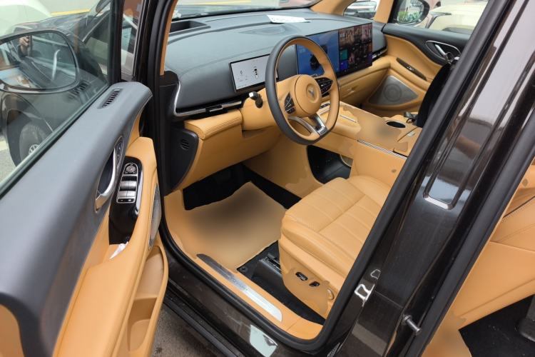Used VOYAH Dream 2025 PHEV Four-Wheel-Drive Flagship Kunpeng Edition Driver Seat