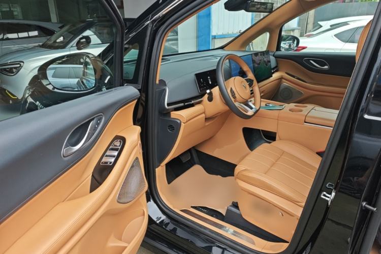 Used VOYAH Dream 2025 PHEV Four-Wheel Drive Prestige Kunpeng Edition Driver Seat