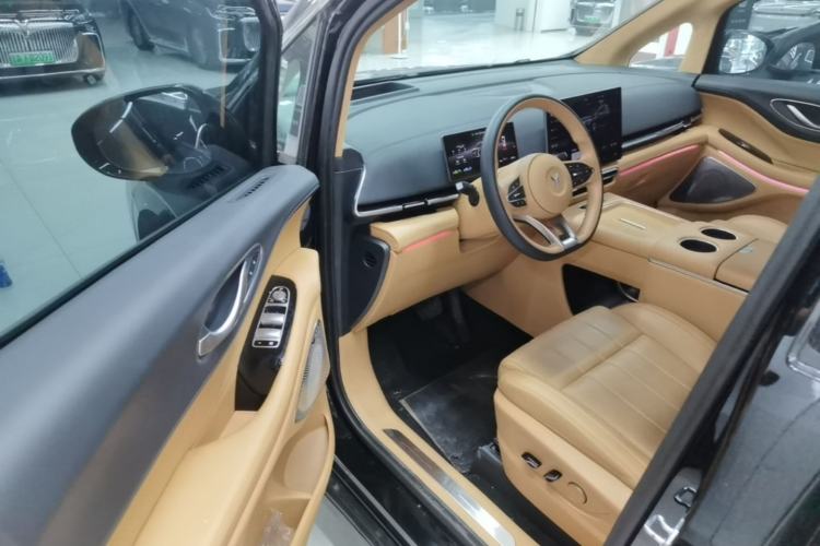 Used VOYAH Dream 2025 PHEV Four-Wheel Drive Prestige Qiankun Edition Driver Seat