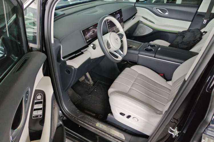 Used VOYAH Dream 2025 PHEV Four-Wheel-Drive Flagship Version – Qiankun Edition Driver Seat