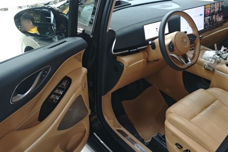 Used VOYAH Dream 2025 PHEV Four-Wheel-Drive Flagship Kunpeng Edition Driver Seat