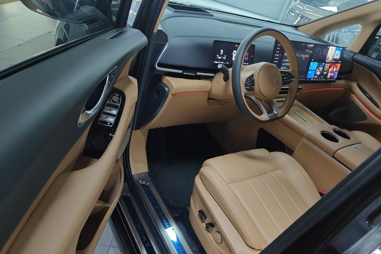 Used VOYAH Dream 2025 PHEV Four-Wheel-Drive Flagship Kunpeng Edition Driver Seat