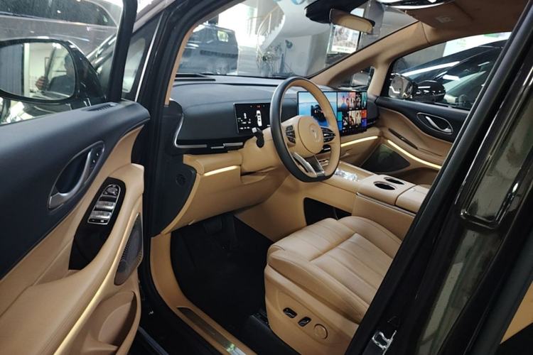 Used VOYAH Dream 2025 PHEV Four-Wheel-Drive Flagship Kunpeng Edition Driver Seat