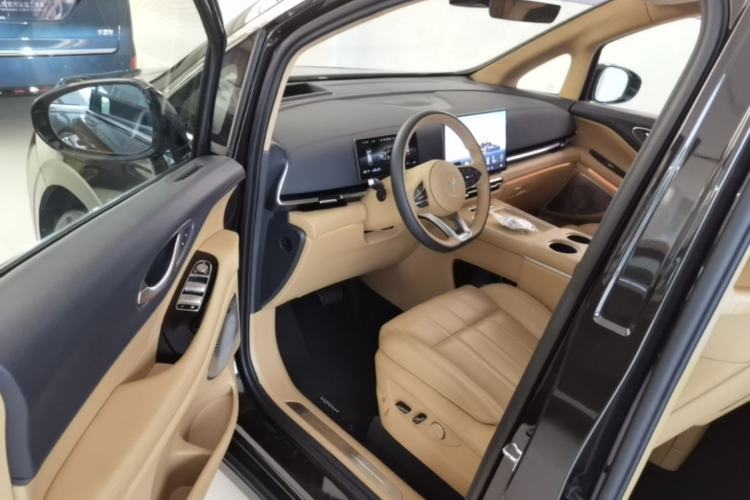 Used VOYAH Dream 2025 PHEV Four-Wheel Drive Prestige Qiankun Edition Driver Seat