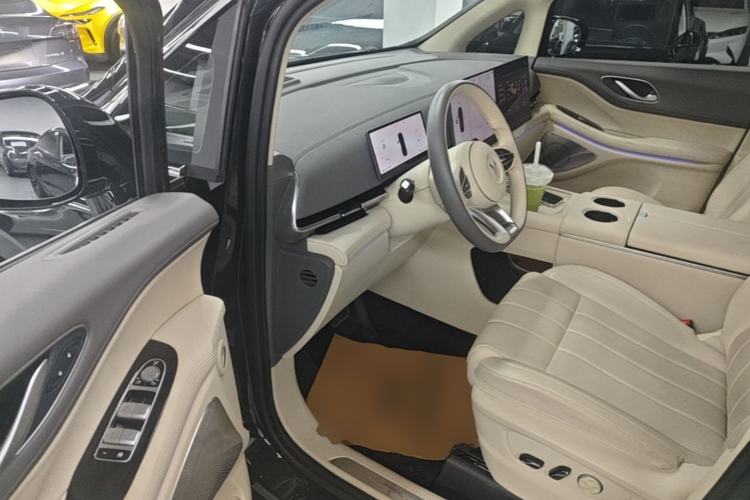 Used VOYAH Dream 2025 EV Four-Wheel Drive Prestige Kunpeng Edition Driver Seat