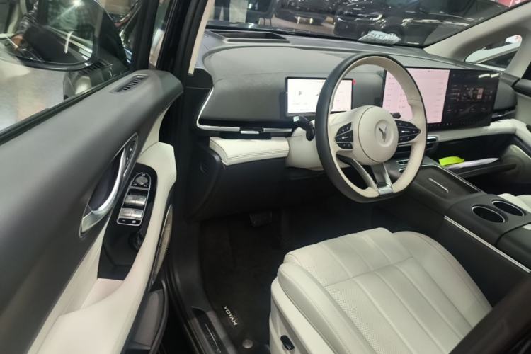 Used VOYAH Dream 2025 PHEV Four-Wheel Drive Prestige Kunpeng Edition Driver Seat