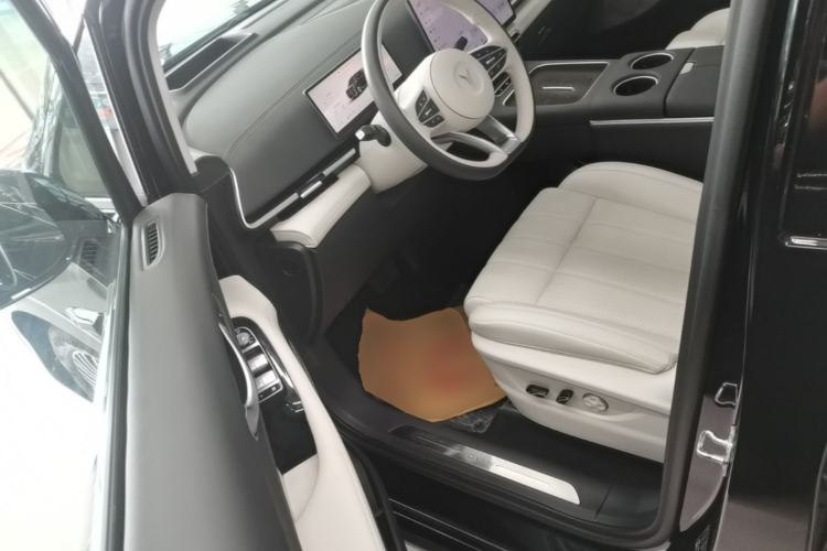 Used VOYAH Dream 2025 PHEV Four-Wheel Drive Prestige Qiankun Edition Driver Seat