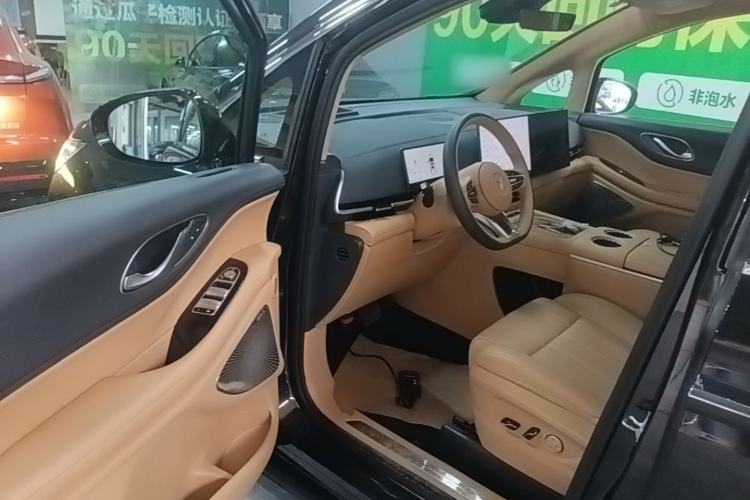 Used VOYAH Dream 2025 PHEV Four-Wheel-Drive Flagship Kunpeng Edition Driver Seat