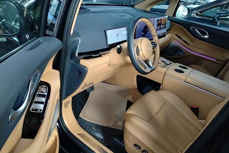 Used VOYAH Dream 2025 PHEV Four-Wheel-Drive Flagship Kunpeng Edition Driver Seat