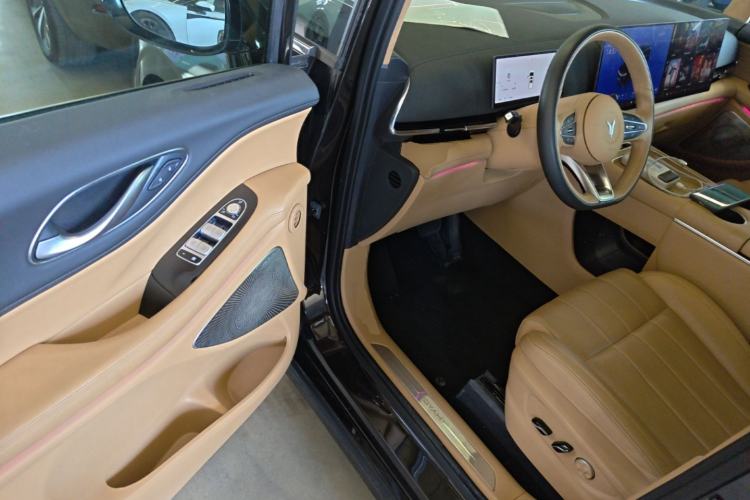 Used VOYAH Dream 2025 PHEV Four-Wheel-Drive Flagship Kunpeng Edition Driver Seat