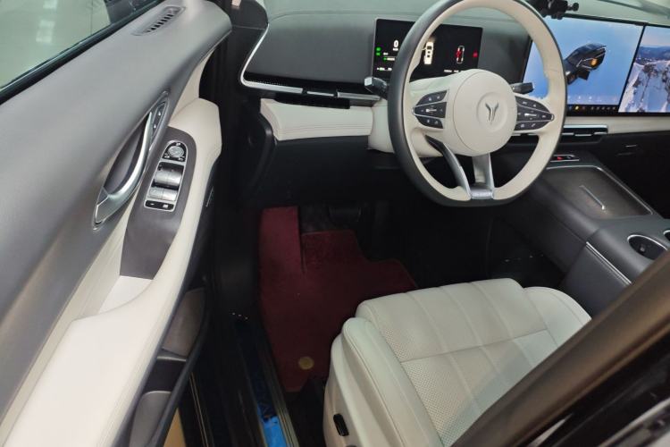 Used VOYAH Dream 2025 PHEV Four-Wheel Drive Excellence Kunpeng Edition Driver Seat