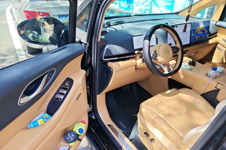 Used VOYAH Dream 2025 PHEV Four-Wheel Drive Excellence Kunpeng Edition Driver Seat