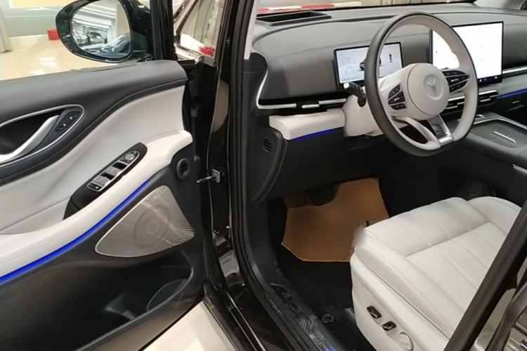 Used VOYAH Dream 2025 PHEV Four-Wheel-Drive Flagship Version – Qiankun Edition Driver Seat
