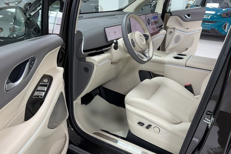 Used VOYAH Dream 2025 PHEV Four-Wheel Drive Prestige Kunpeng Edition Driver Seat