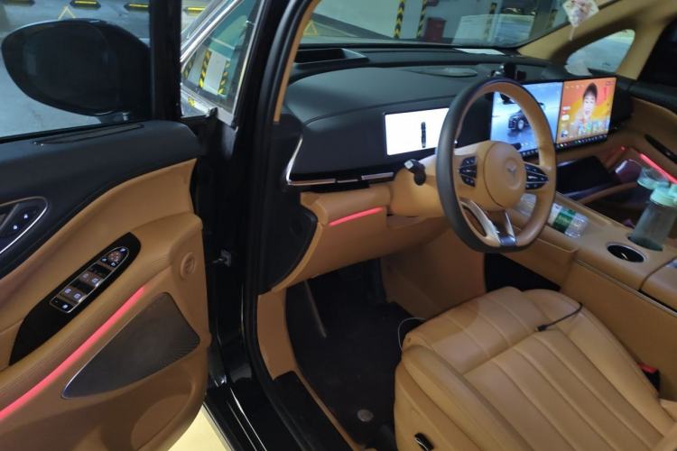 Used VOYAH Dream 2025 PHEV Four-Wheel Drive Prestige Kunpeng Edition Driver Seat