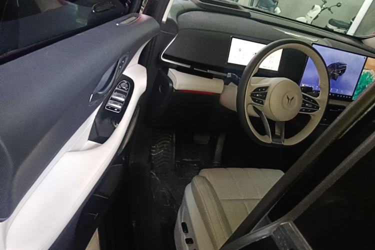 Used VOYAH Dream 2025 PHEV Four-Wheel Drive Prestige Kunpeng Edition Driver Seat